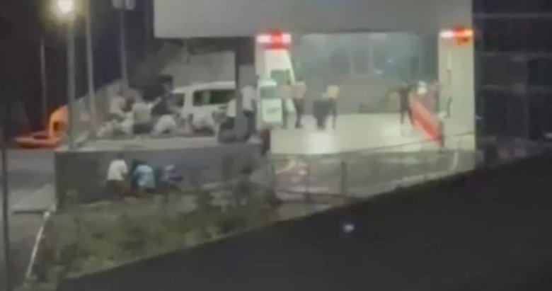 İzmir’de hastane önünde silahlı çatışma! Husumetlisine kurşun yağdırdı