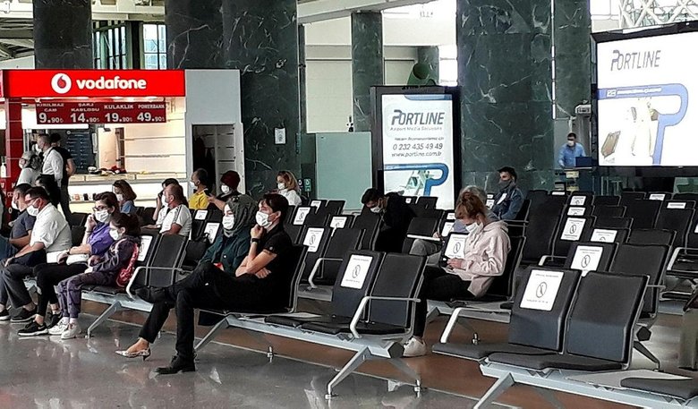 İzmir Adnan Menderes Havalimanı’nda uçuşlar başarıyla başladı