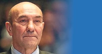İzmir Büyükşehir Belediye Başkanı Tunç Soyer hem satıyor hem borçlanıyor