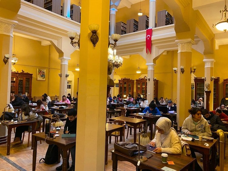 Türkiye’nin ilk ‘Milli Kütüphanesi’ İzmir’de 112 yıldır ayakta