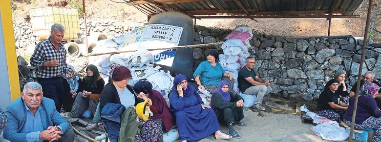 Göçükte çifte mucize: İki işçi de sağ olarak kurtarıldı