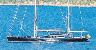 Isak Andic’in yelkenlisi Bozburun’a geldi