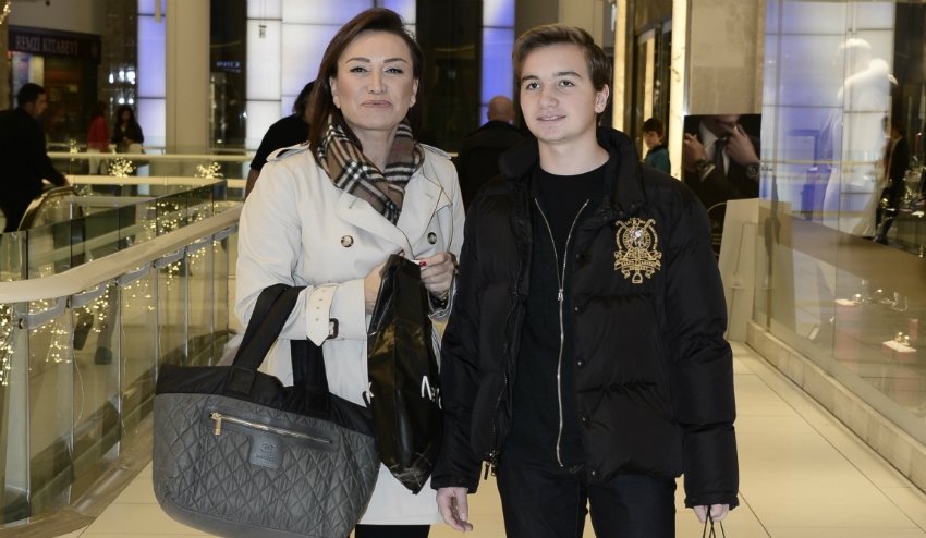 Muge Anli Nin Kizi Lidya Hakkinda Sasirtan Gercek Muge Anli Kizini Dunyaya Getirdiginde
