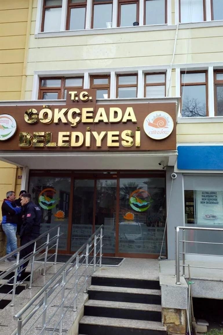 İYİ Partili Gökçeada Belediye Başkanı Ünal Çetin gözaltına alındı