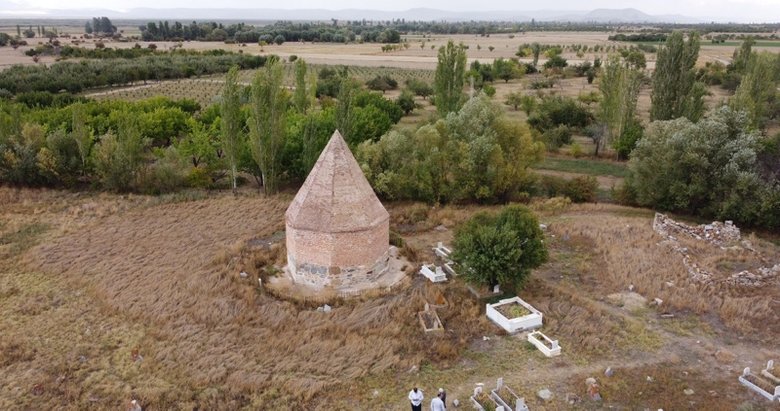 Selçuklu kümbetinde yıllar sonra ortaya çıkan acı gerçek!