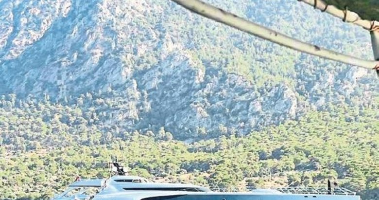 Uzay mekiğini andıran lüks yat Akbük’te