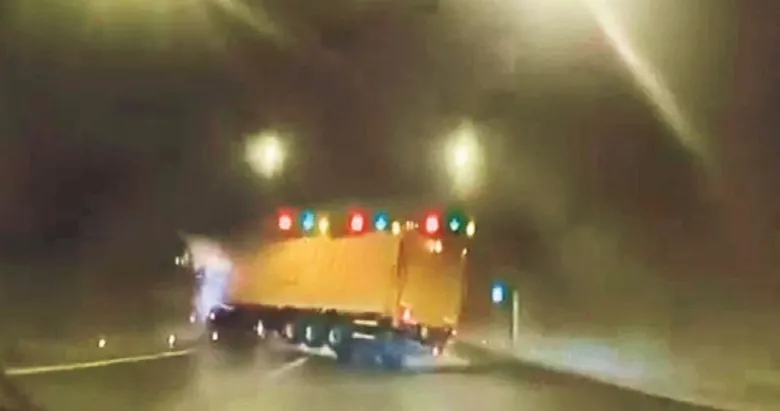 Kontrolden çıkan TIR korkuya neden oldu