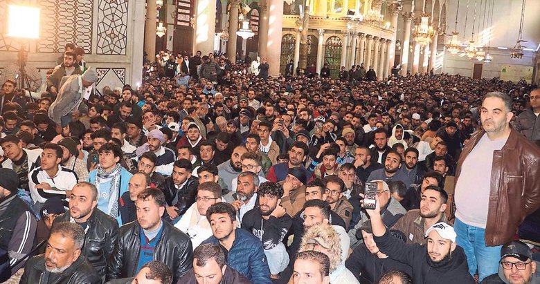 Emevi Camii’nin zincirleri kırıldı