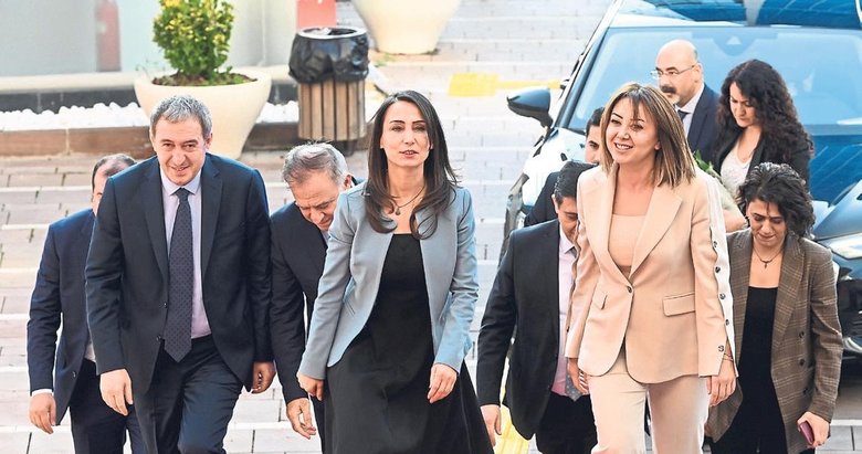 Kırmızı halıda karşılama!