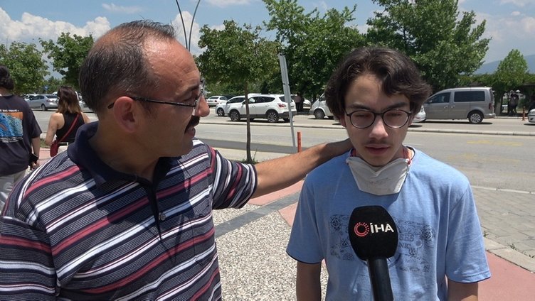 Denizli’de baba oğulun YKS heyecanı! Sınava birlikte girdiler