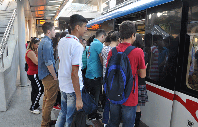 İzmir’in hiç bitmeyen çilesi: Trafik ve ulaşım