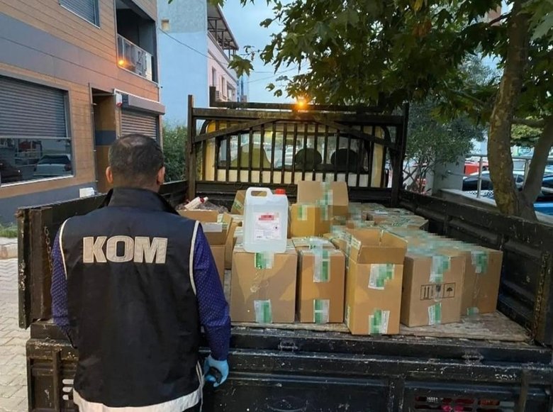 İzmir’de 8 ilçede 14 ayrı kaçakçılık operasyonu: 19 şüpheli yakalandı
