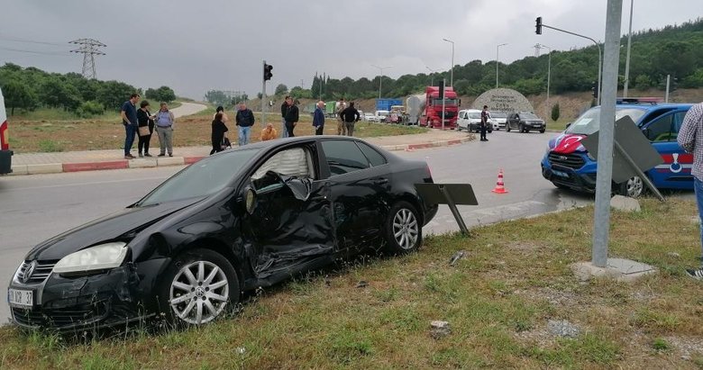 Şehit oğullarının cenazesini karşılamaya giden aile trafik kazası geçirdi