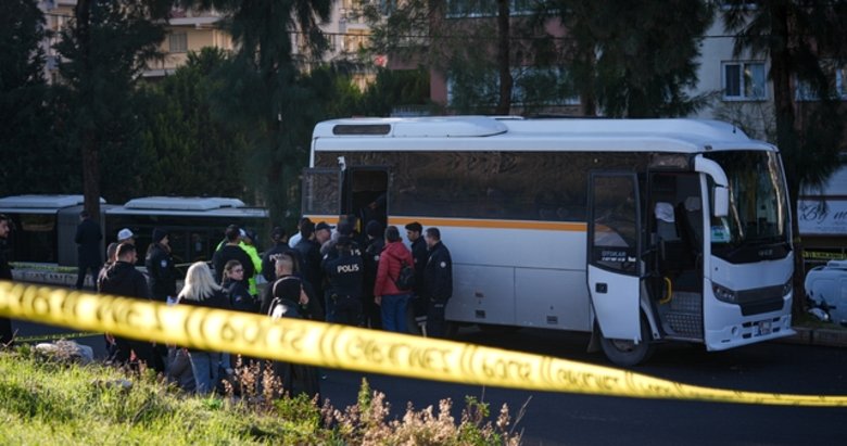 İzmir’de okul servisi tıra çarptı: 1 öğrenci hayatını kaybetti