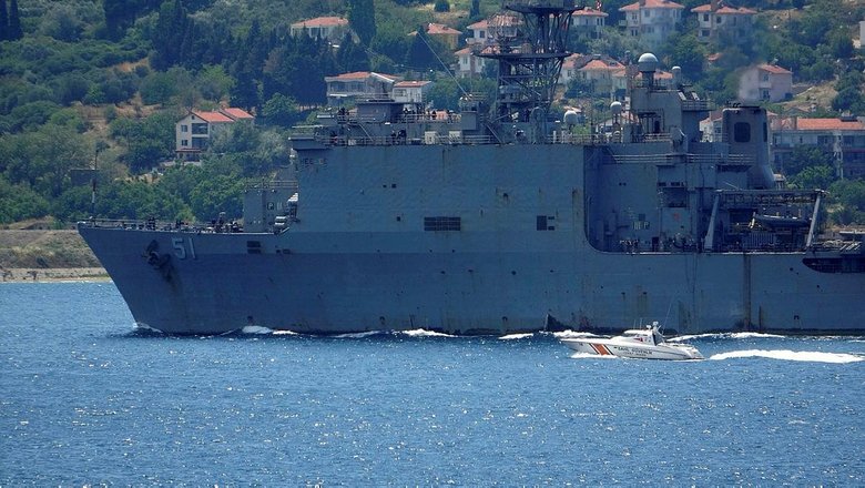 ABD savaş gemisi ’Oak Hill’ Çanakkale Boğazı’ndan geçti