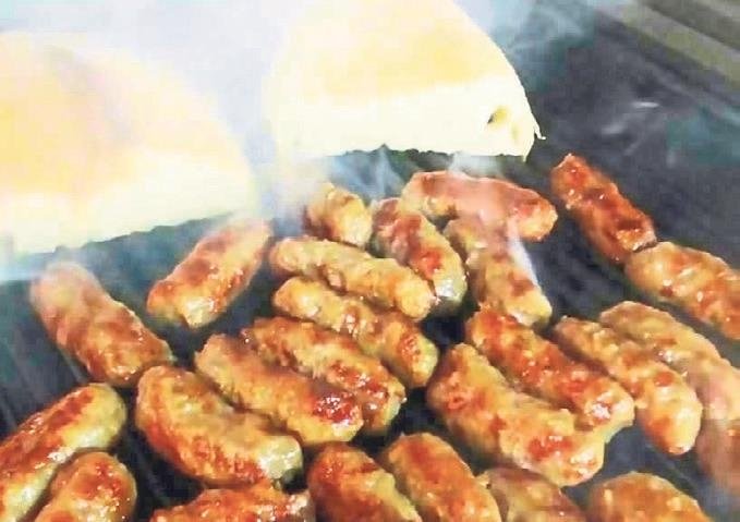 Bu köftenin harcında Balkan kokusu var