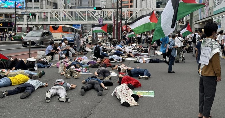 Tokyo’da, Gazze hastanelerinde vefat edenler için temsili gösteri