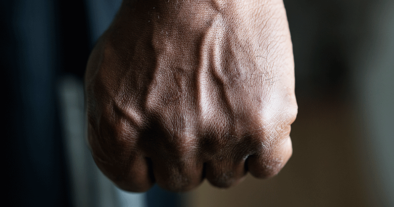 İzmir’de Şehit Astsubay Bülent Aydın İmam Hatip Ortaokulu’nda öğretmene darp