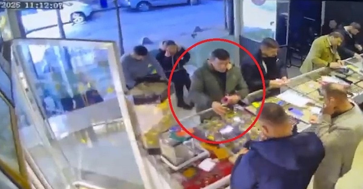 Siirt'te iki çocuk annesi Gülhan'ı altınları için komşuları öldürdü! Katilin kuyumcudaki görüntüleri ortaya çıktı