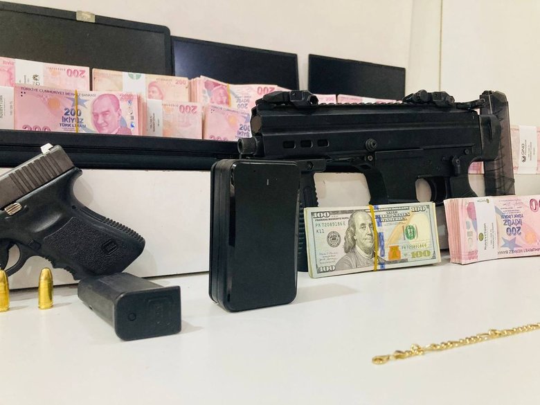 9 kişilik hırsızlık çetesi yakalandı! Kepenk kırıp milyonlarca lira vurgun yapmışlar