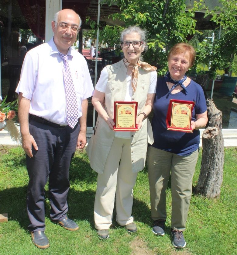 Salihli Lisesi’nin 1982 mezunları 40 yıl sonra buluştu