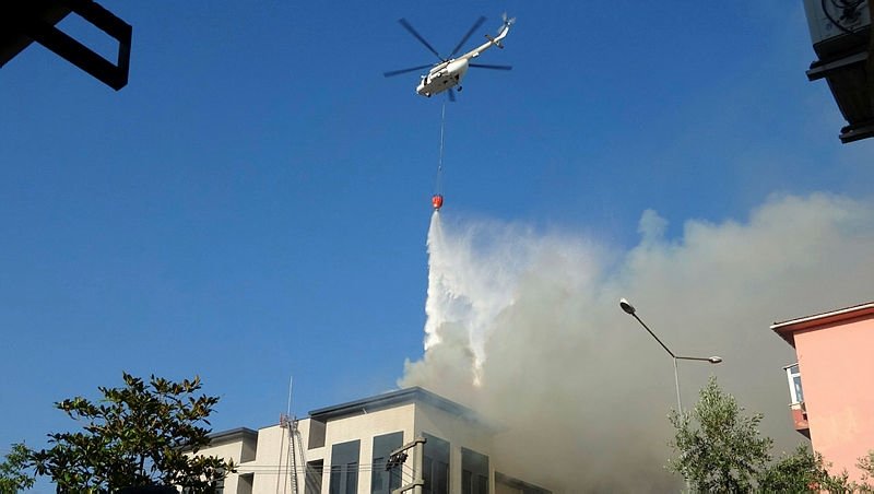 Çanakkale’de yeni emniyet binası inşaatının çatısında yangın