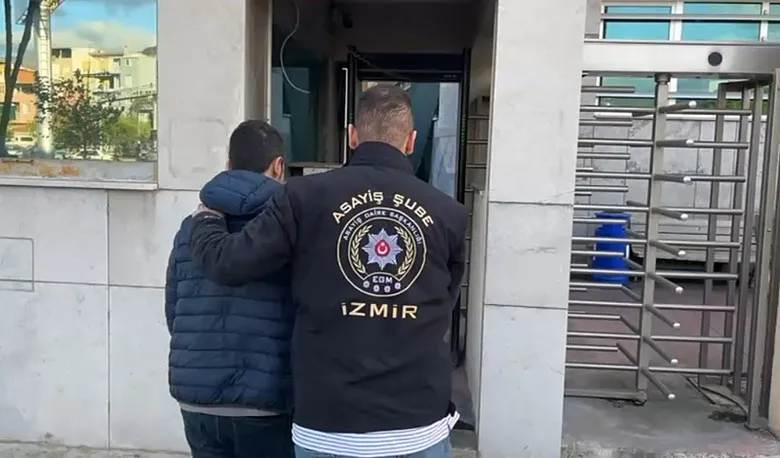 İzmir’de film gibi operasyon! Firariler kıskıvrak yakalandı