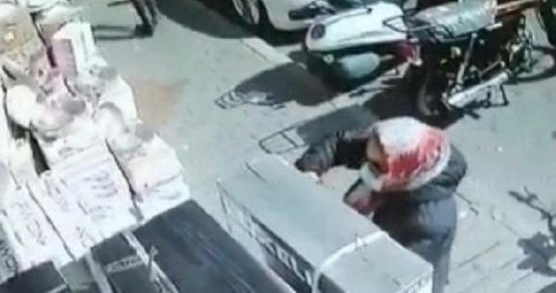 Mağaza önünden televizyon çaldı