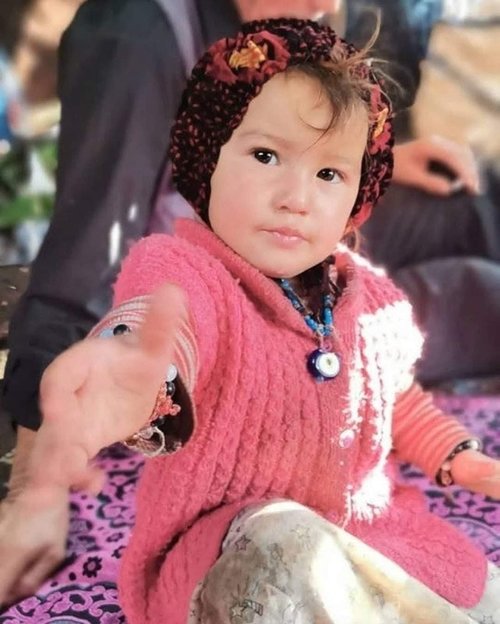 Tabutu çiçeklerle süslenen Müslüme, toprağa verildi