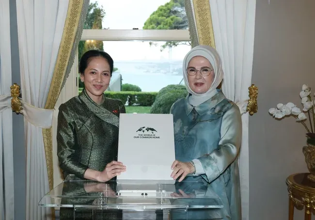 Emine Erdoğan, Kamboçya Başbakanı Manet’in eşi ile görüştü