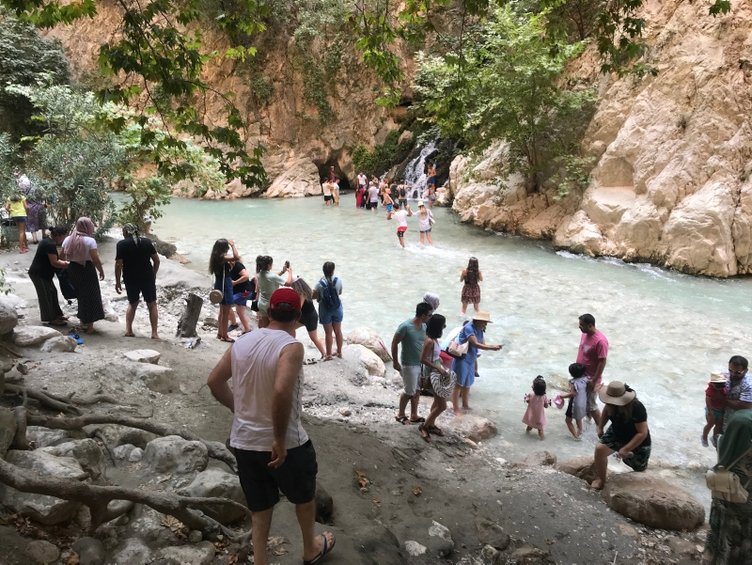 Günde binlerce kişi geliyor! Muğla’da Saklıkent Kanyonu’na turist akını