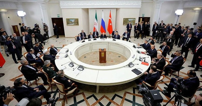 Soçi’de Başkan Erdoğan,Putin ve Ruhani’den kritik mesajlar