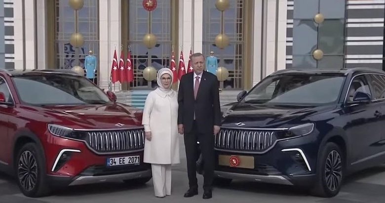 Külliye’de gurur günü! İlk TOGG Başkan Erdoğan’a teslim edildi