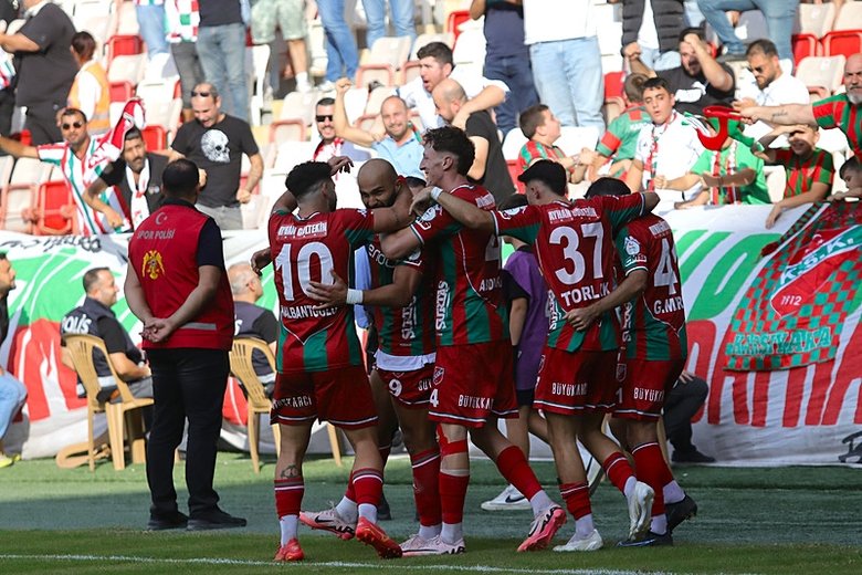 Karşıyaka deplasmanda fırtına gibi esti