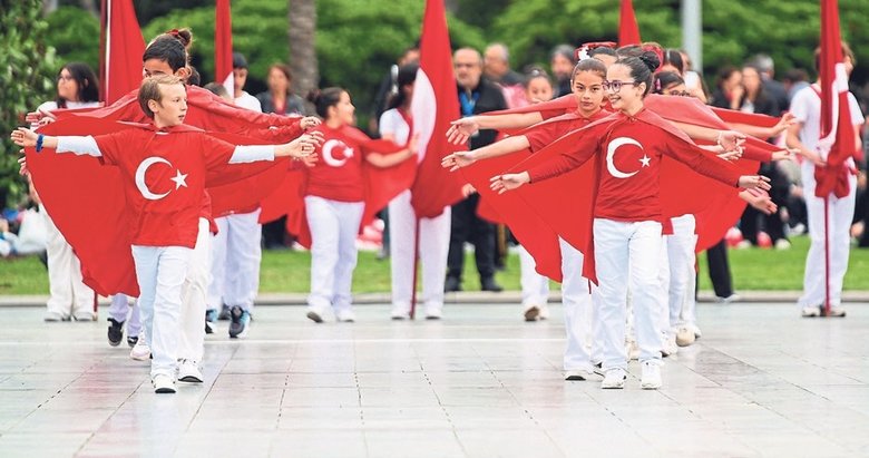 İzmir’de 23 Nisan coşkusu