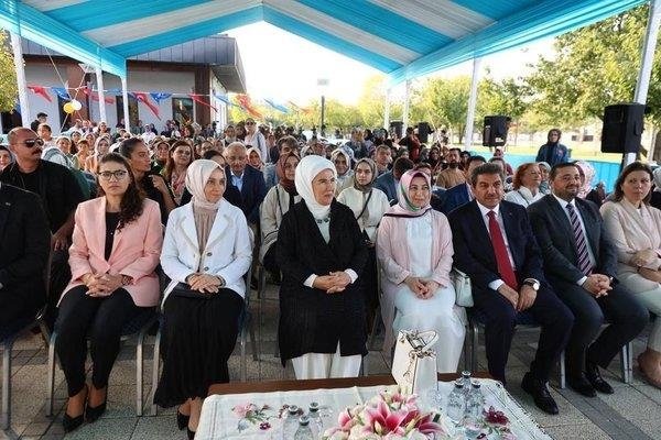 Emine Erdoğan: Şule Yüksel Şenler fikir ve gönül dünyamızın yıldızıydı