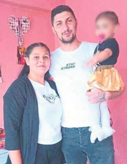 Önüne gelene bıçakla saldırdı