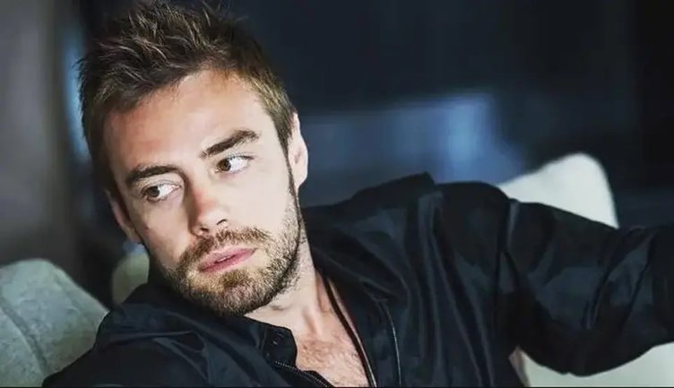 Ünlü şarkıcı Murat Dalkılıç, Kuşadası’nda yeni bir hayata adım atıyor