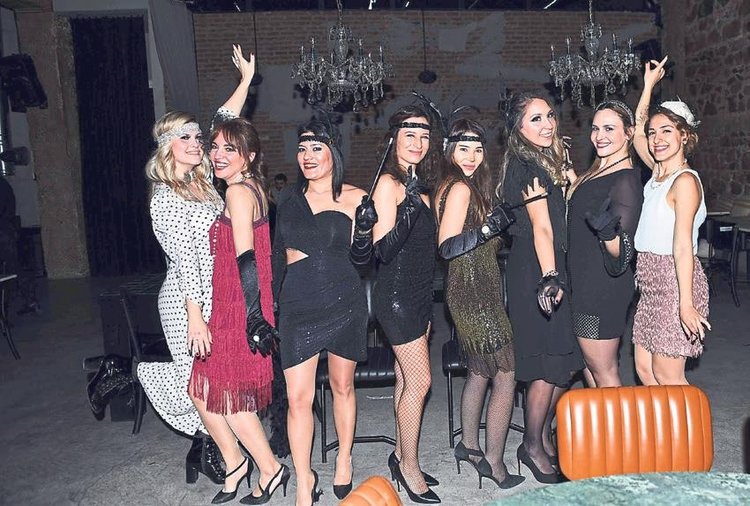 Günümüzün gelinliklerini 1920’lerin ruhuyla izlediler