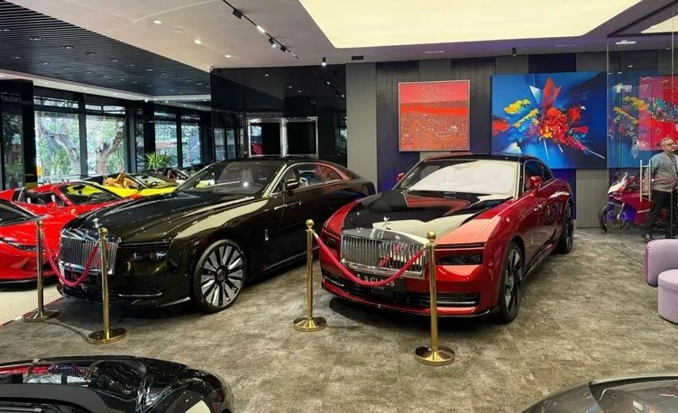 Bağdat Caddesi’ndeki o oto galeri bir gecede boşaldı! Dudak uçuklatan milyarlık vurgun iddiası!