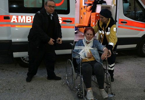 İzmir’den Ağrı’ya giden yolcu otobüsü Erzincan’da devrildi! Yaralılar var