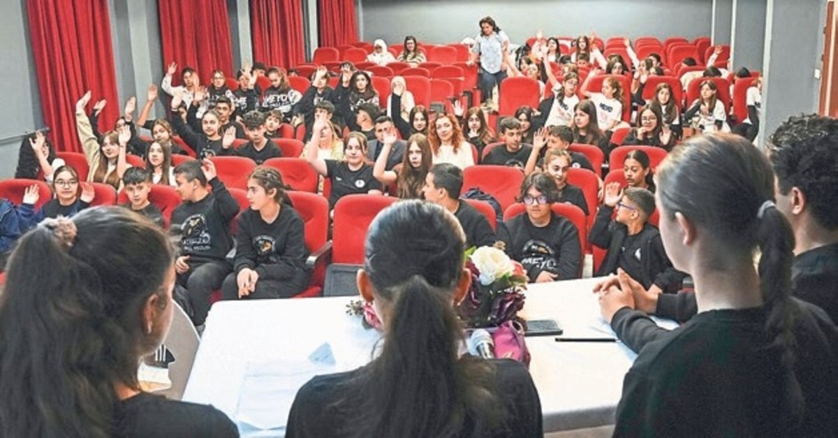 Öğrenciler yaşanan sorunları ‘Okul Meclisi’ projesiyle çözdü
