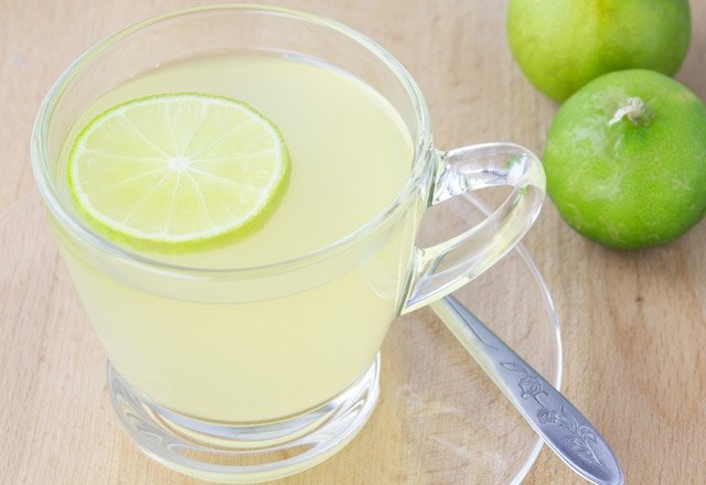 Düzenli olarak limonlu su içmenin hiç bilmediğiniz faydaları