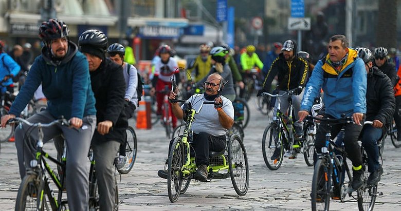 İzmir’de pedallar engelliler için döndü