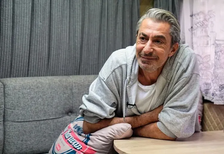 erkan-petekkayanin-yuzugunun-anlami-ortaya-cikti-sozlesmesine-bile-yazdiriyor-asla-cikartmam-1792484707548.png