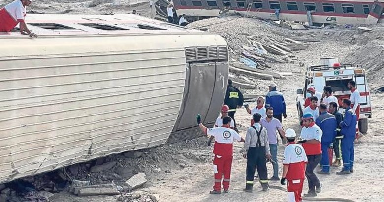 İran’da yolcu treni raydan çıktı: Onlarca ölü, 50 yaralı