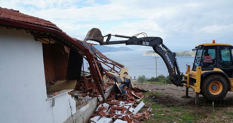 Marmaris’ite imara aykırı yapı yıkımları devam ediyor