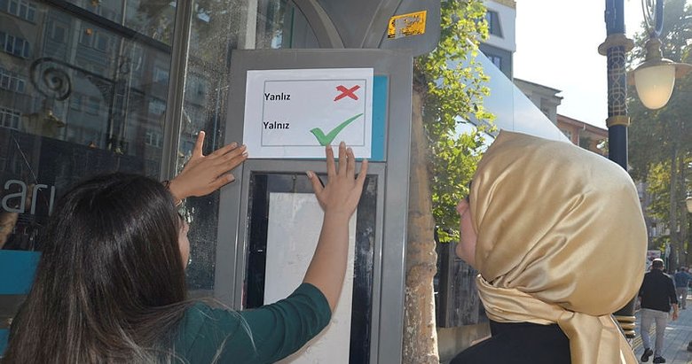 Kütahya’da Türkçenin doğru kullanımı için otobüs duraklarına etiket