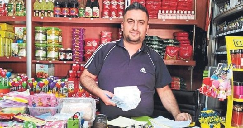 Gizemli hayırsever bakkal borçlarını ödedi