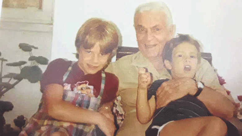 Harabeyi ‘cennet İzmir’e dönüştürdü